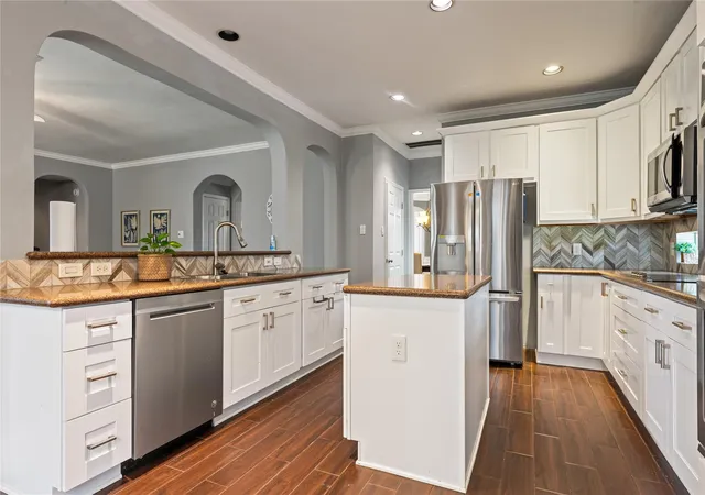 Photo 3 of Sale Pending at 21319 Wild Jasmine Ln, Katy, TX 77450 | MLS# 16695057 | Listing updated on 2026-08-29