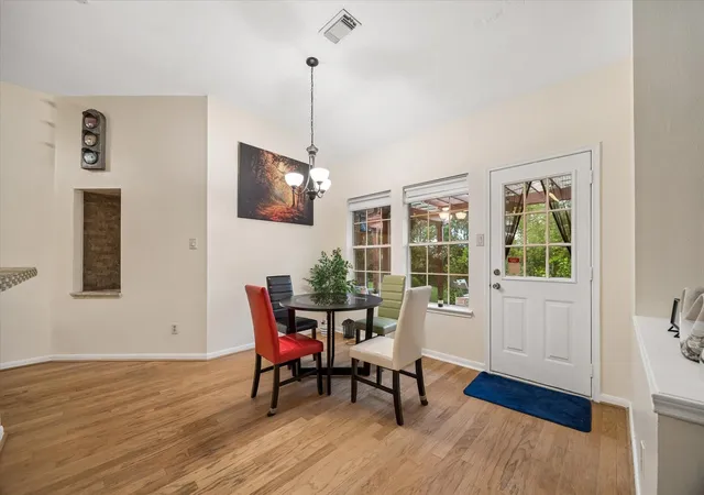 Photo 4 of Single family home for sale at 6607 Springcrest Dr, Sugar Land, TX 77479 | MLS# 20018419 | Listing updated on 2026-09-27