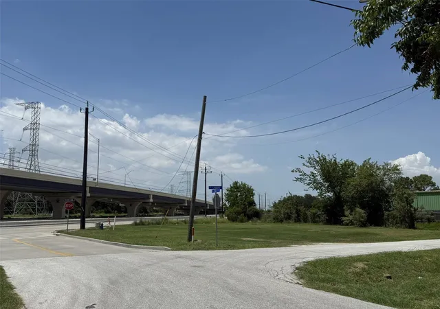 5th image of 1400 Bayport Blvd, Seabrook, TX 77586 | MLS# 15268814
