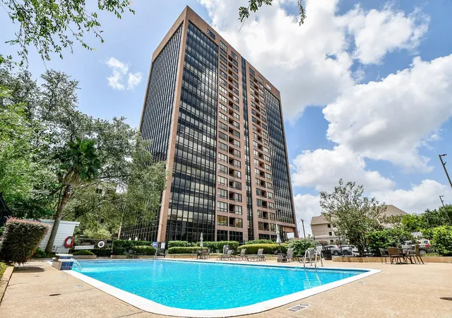 1st image of 5150 Hidalgo St #1305, Houston, TX 77056 | MLS# 72947444