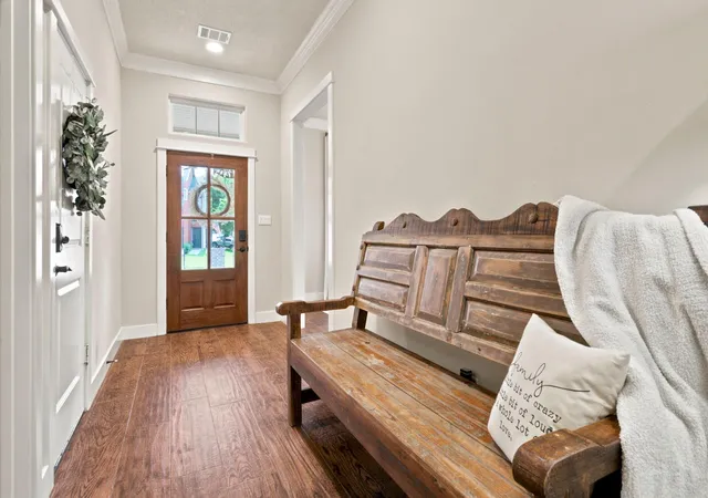 Photo 3 of Single family home for sale at 100 Capetown Cir, Montgomery, TX 77356 | MLS# 4438464 | Listing updated on 2026-09-19