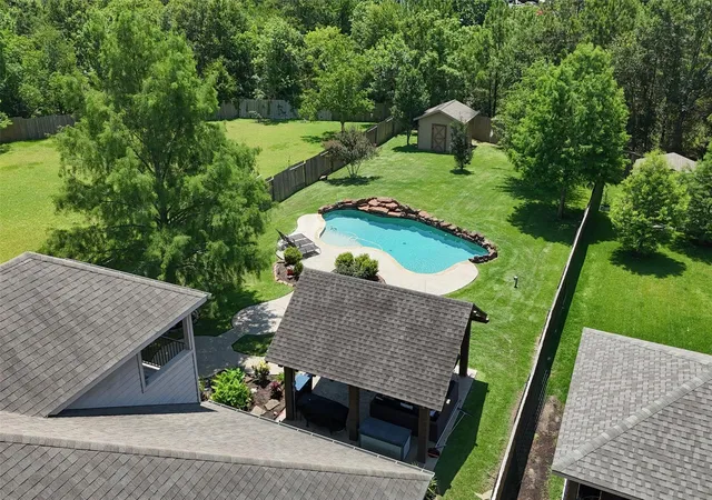 1st image of 915 Misty Clf, Dickinson, TX 77539 | MLS# 50923436