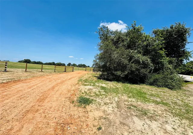 3rd image of 9821 W Us Hwy 90, Flatonia, TX 78941 | MLS# 81532416