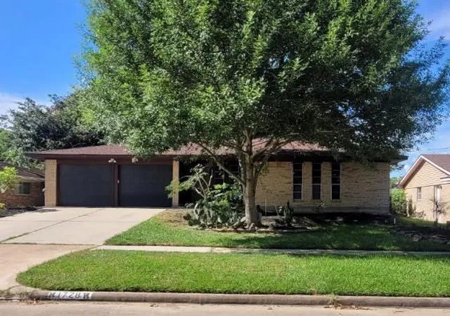 Photo 1 of Single family home for sale at 1728 Dolphin Dr, Seabrook, TX 77586 | MLS# 4564866 | Listing updated on 2026-09-17