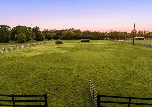 2nd image of 34210 Fulshear Farms Rd, Fulshear, TX 77441 | MLS# 52735302