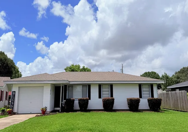 Homes for sale in Nederland, TX | 1412 Lamar Ave, Nederland, TX 77627 | MLS# 82476688