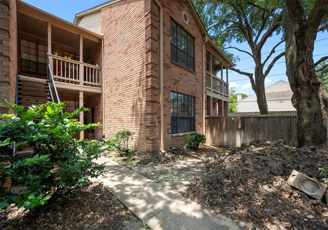 4th image of 2255 Braeswood Park Dr #184, Houston, TX 77030 | MLS# 35036473