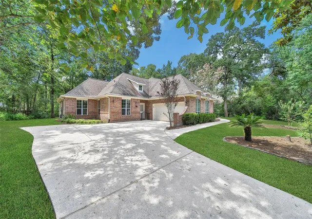 2nd image of 8918 Summerdale Ln, Conroe, TX 77302 | MLS# 71943579