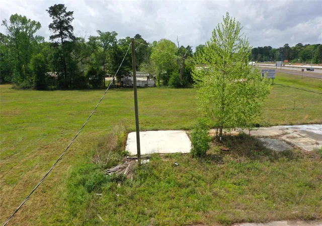 3rd image of 301 Birch St, Cleveland, TX 77327 | MLS# 40512628