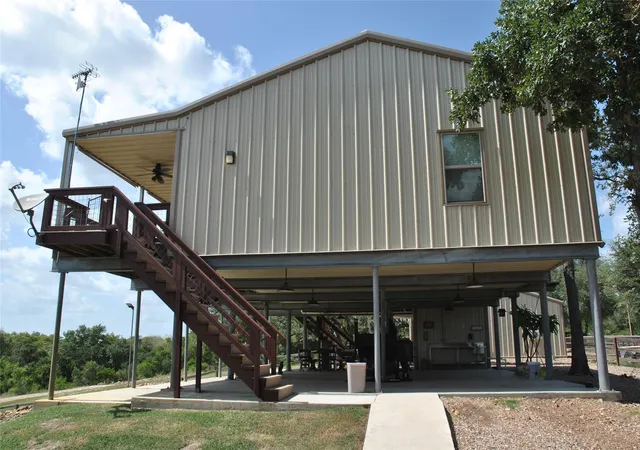 Photo 1 of Single family home for sale at 17377 Hwy 87 N, Victoria, TX 77976 | MLS# 223226 | Listing updated on 2026-08-28