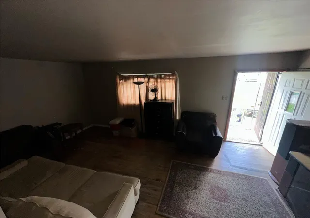 Photo 3 of Single family home for sale at 7001 Finch St, Houston, TX 77028 | MLS# 39394748 | Listing updated on 2026-04-01