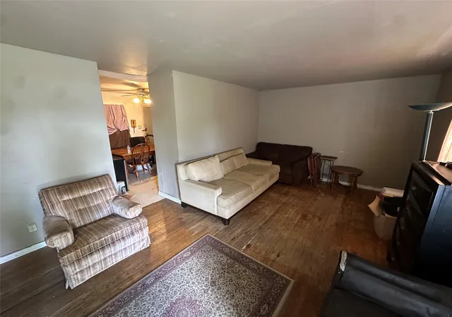 Photo 4 of Single family home for sale at 7001 Finch St, Houston, TX 77028 | MLS# 39394748 | Listing updated on 2026-04-01