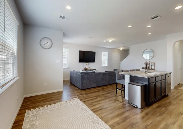 5th image of 966 Harper Ln, Bryan, TX 77803 | MLS# 52251608