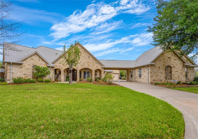 Homes for sale in Weimar, TX | 202 W North St, Weimar, TX 78962 | MLS# 53921676