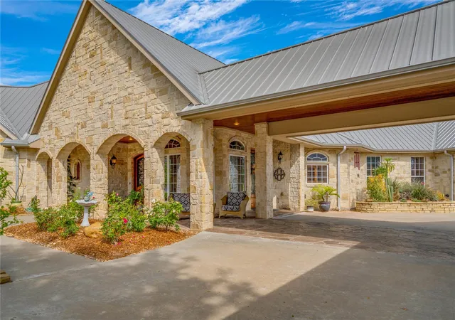 Homes for sale in Weimar, TX | 202 W North St, Weimar, TX 78962 | MLS# 53921676