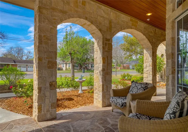4th image of 202 W North St, Weimar, TX 78962 | MLS# 53921676
