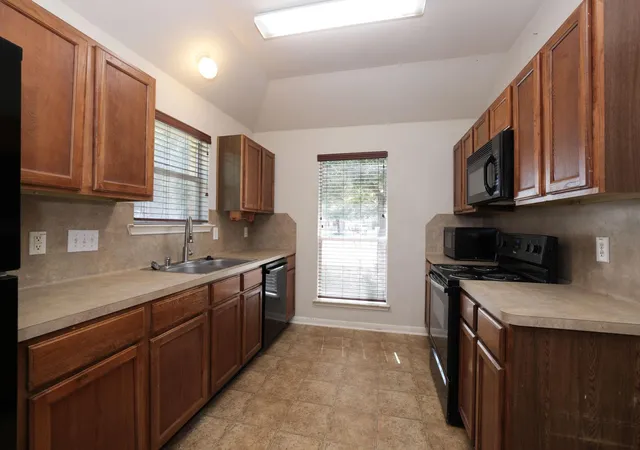3rd image of 19114 Hemington Cir, Tomball, TX 77375 | MLS# 58007848