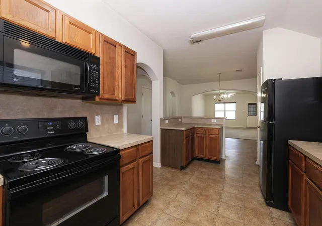 4th image of 19114 Hemington Cir, Tomball, TX 77375 | MLS# 58007848