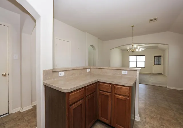 5th image of 19114 Hemington Cir, Tomball, TX 77375 | MLS# 58007848