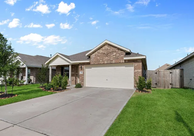 2nd image of 9410 Songlark Crest Dr, Baytown, TX 77521 | MLS# 90212014