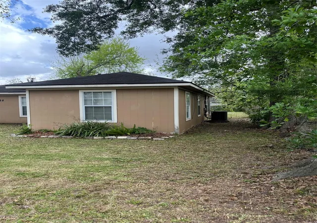Photo 3 of Single family home for sale at 828 N Chenango St, Angleton, TX 77515 | MLS# 83557654 | Listing updated on 2026-09-15
