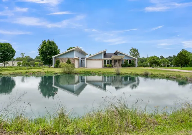1st image of 6309 N Mallard Dr, Fulshear, TX 77441 | MLS# 10715678