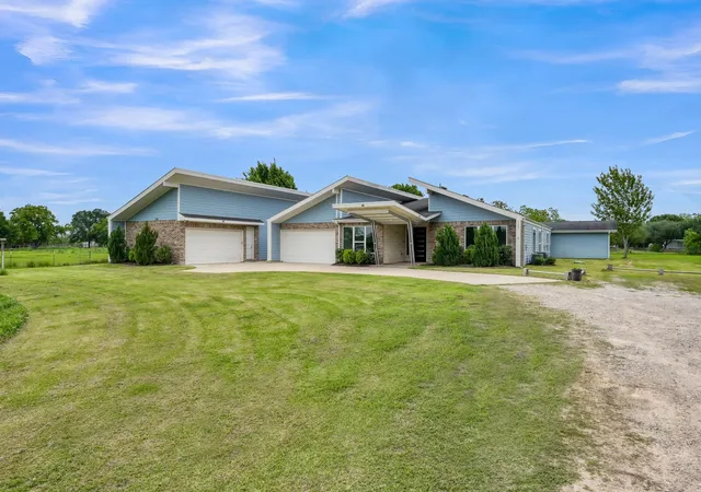 2nd image of 6309 N Mallard Dr, Fulshear, TX 77441 | MLS# 10715678