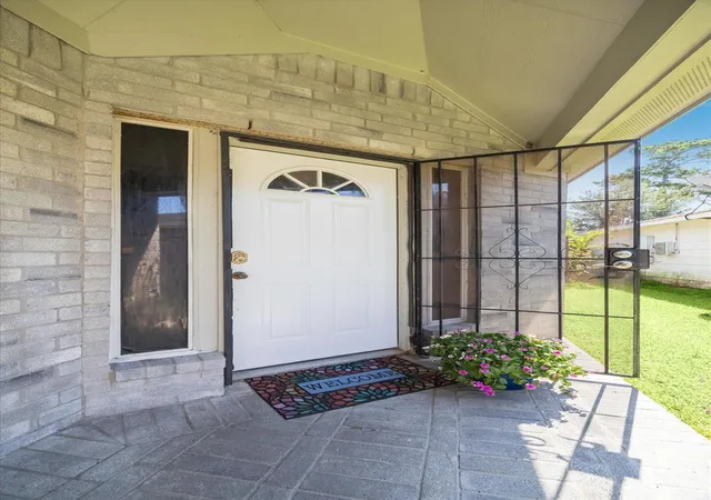 Photo 2 of Single family home for sale at 4010 Cary Creek Dr, Baytown, TX 77521 | MLS# 9296219 | Listing updated on 2026-09-11