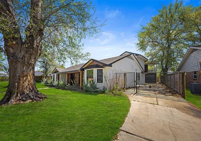 3rd image of 4907 Wigton Dr, Houston, TX 77096 | MLS# 2408566