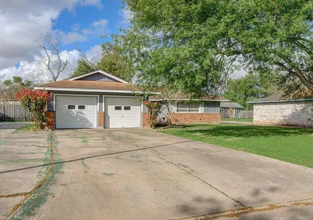 Homes for sale in Freeport, TX | 1710 W 11th St, Freeport, TX 77541 | MLS# 67182103