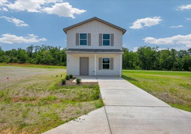 1st image of 325 Dana Dr, Lufkin, TX 75901 | MLS# 72440765