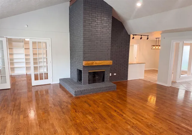 Photo 3 of Single family home for sale at 14923 Aspen Hills Dr, Houston, TX 77062 | MLS# 52646272 | Listing updated on 2026-09-21
