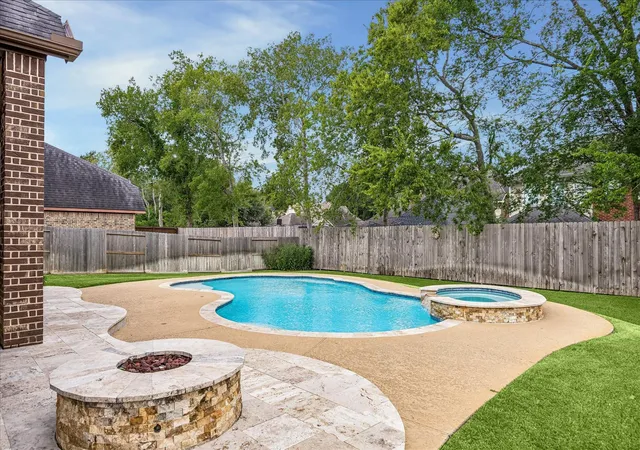 Photo 2 of Sale Pending at 18638 Roslyn Springs Dr, Spring, TX 77388 | MLS# 44780324 | Listing updated on 2026-09-19