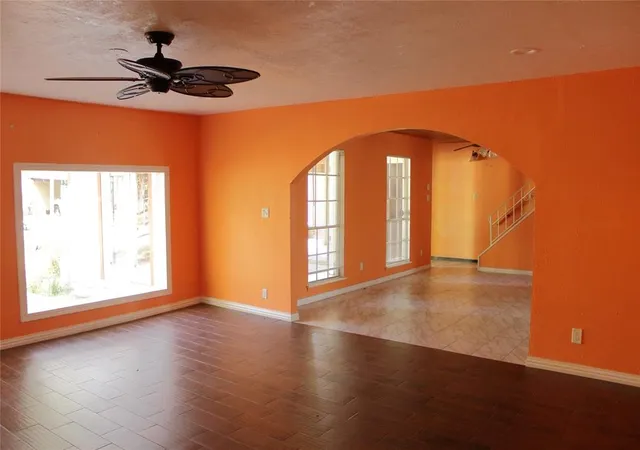 4th image of 4307 Tidewater Dr, Houston, TX 77045 | MLS# 51839598