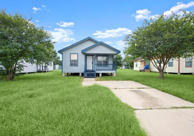 Homes for sale in Hempstead, TX | 1935 1st St, Hempstead, TX 77445 | MLS# 74947428