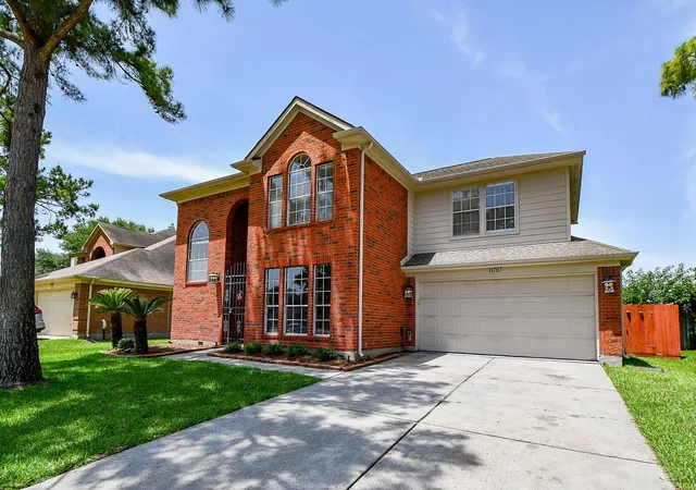Photo 2 of Sale Pending at 11707 Turtle Lake Dr, Houston, TX 77064 | MLS# 52319626 | Listing updated on 2026-09-01