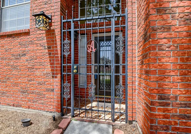 Photo 3 of Sale Pending at 11707 Turtle Lake Dr, Houston, TX 77064 | MLS# 52319626 | Listing updated on 2026-09-01
