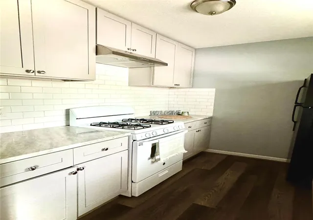 3rd image of 2324 Cedar Dr Dr, La Marque, TX 77568 | MLS# 13357282