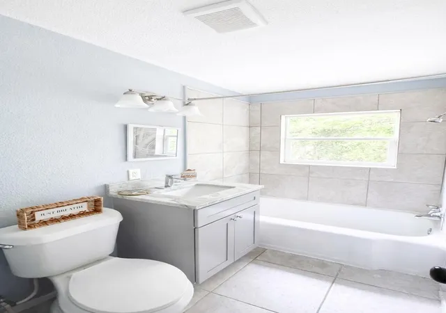 4th image of 2324 Cedar Dr Dr, La Marque, TX 77568 | MLS# 13357282
