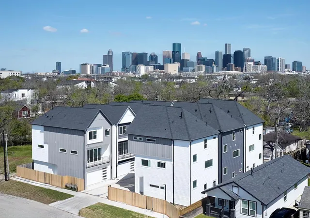1st image of 3213 Reeves Rd, Houston, TX 77004 | MLS# 74455123