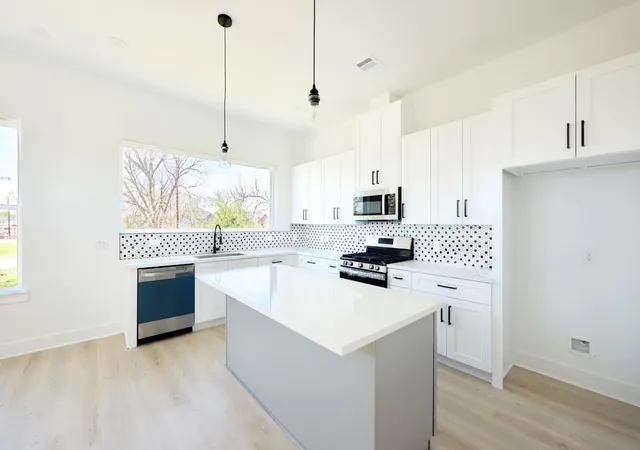 3rd image of 3213 Reeves Rd, Houston, TX 77004 | MLS# 74455123