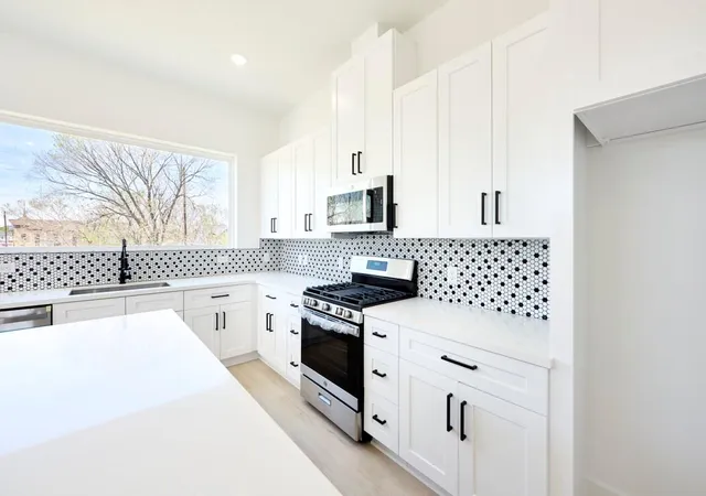5th image of 3213 Reeves Rd, Houston, TX 77004 | MLS# 74455123