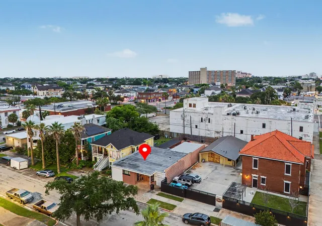 5th image of 2219 Sealy St, Galveston, TX 77550 | MLS# 24579558