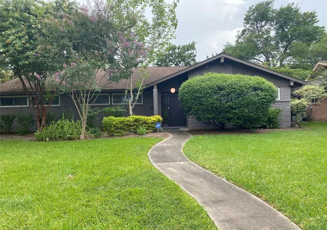 1st image of 9614 Greenwillow St, Houston, TX 77096 | MLS# 63959033