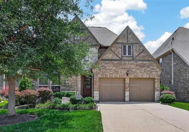 Photo 2 of Single family home for sale at 2029 Arrowood Glen Dr, Houston, TX 77077 | MLS# 8391915 | Listing updated on 2026-07-24