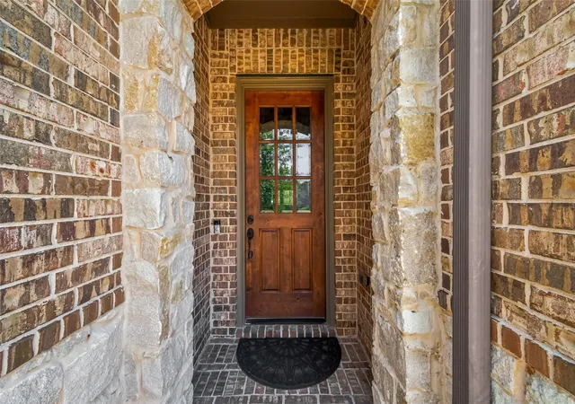 Photo 3 of Single family home for sale at 2029 Arrowood Glen Dr, Houston, TX 77077 | MLS# 8391915 | Listing updated on 2026-07-24