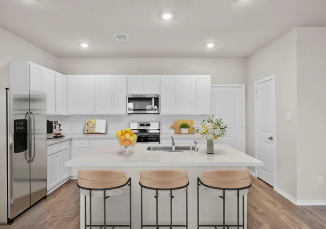 Photo 2 of Single family home for sale at 12320 Ridge Top Ct, Conroe, TX 77304 | MLS# 81917191 | Listing updated on 2026-09-20