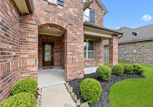 Photo 3 of Single family home for sale at 2719 Kaman Ln, Pearland, TX 77581 | MLS# 51344705 | Listing updated on 2026-08-03