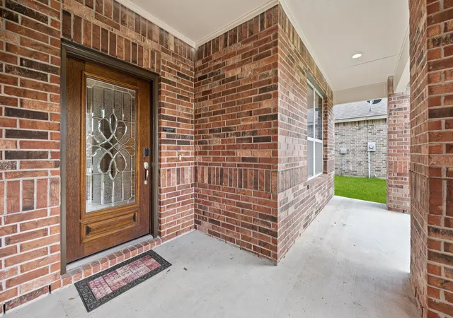 Photo 3 of Single family home for sale at 2719 Kaman Ln, Pearland, TX 77581 | MLS# 51344705 | Listing updated on 2026-08-03