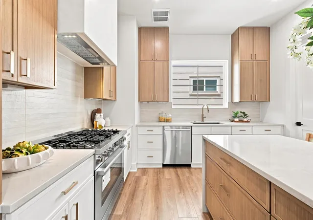 2nd image of 1109 E 24th St, Houston, TX 77009 | MLS# 11824678